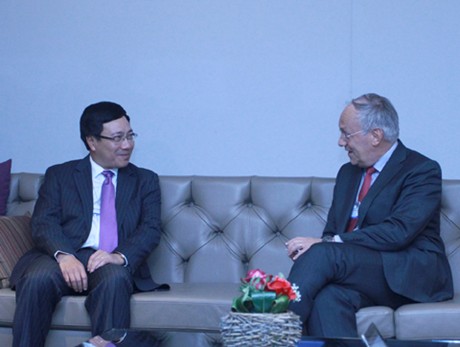 Ph&oacute; Thủ tướng Phạm B&igrave;nh Minh gặp gỡ quan chức EU, Thụy Sĩ