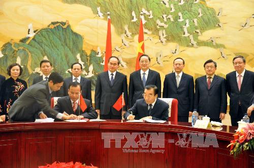 Đoàn đại bi&ecirc;̉u c&acirc;́p cao Ủy ban Trung ương MTTQ Vi&ecirc;̣t Nam thăm và làm vi&ecirc;̣c tại Trung Qu&ocirc;́c 