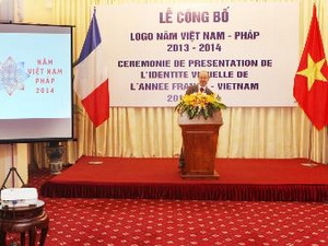 Tầm quan trọng chiến lược của quan hệ Việt-Ph&aacute;p