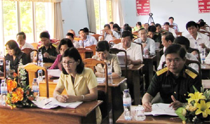 Khiếu kiện đ&ocirc;ng người, vượt cấp vẫn c&ograve;n