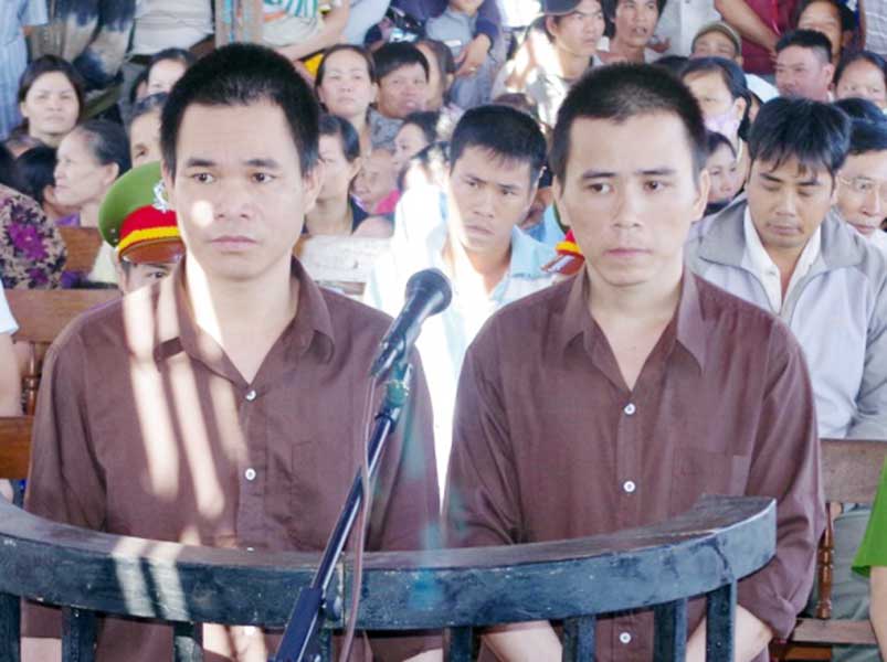 Tử h&igrave;nh đối tượng nửa đ&ecirc;m v&agrave;o nh&agrave; giết người, cướp xe