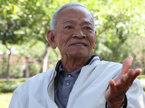 Người quản tù hàng binh trong chi&ecirc;́n dịch Đi&ecirc;̣n Bi&ecirc;n Phủ