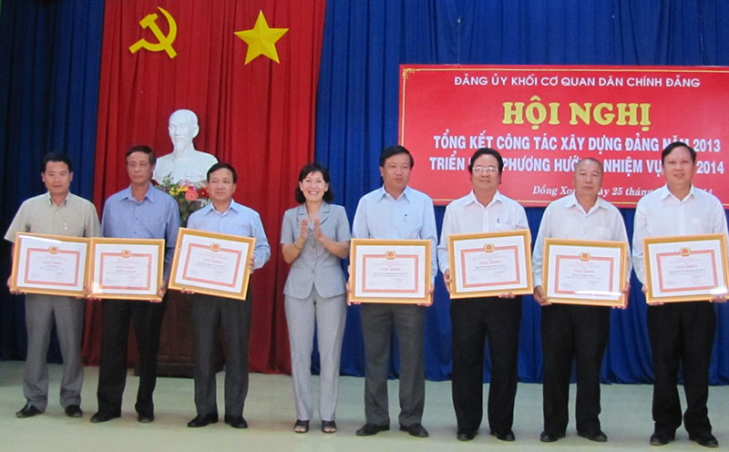 Năm 2013, ph&aacute;t triển đảng vi&ecirc;n đạt 216% kế hoạch