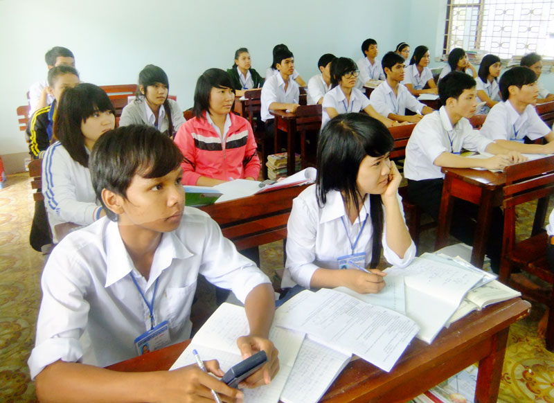 Đ&agrave;o tạo c&aacute;n bộ người DTTS: Giải ph&aacute;p n&agrave;o cho những bất cập?