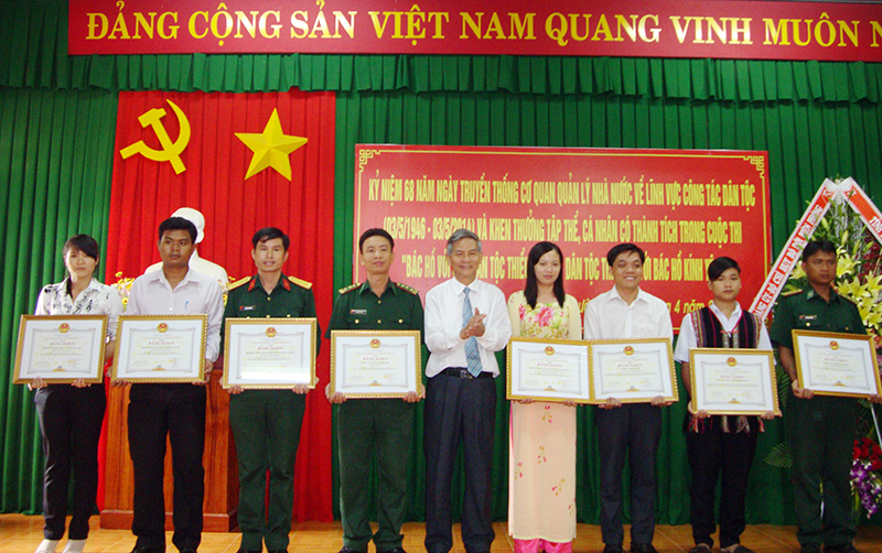 3.000 b&agrave;i tham dự cuộc thi &ldquo;B&aacute;c Hồ với c&aacute;c d&acirc;n tộc thiểu số; c&aacute;c d&acirc;n tộc thiểu số với B&aacute;c Hồ k&iacute;nh y&ecirc;u&rdquo;