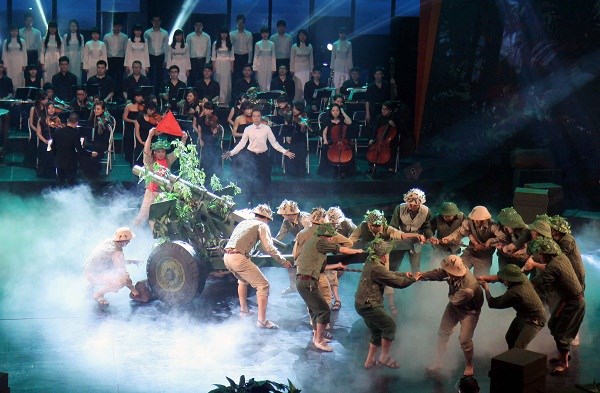 Giao lưu “Điện Biên Phủ - bản giao hưởng hòa bình”