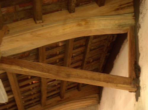 Đình Cựu Quán lấy gỗ xoan thay gỗ sưa