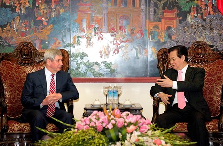 Thủ tướng Nguyễn Tấn Dũng tiếp Ph&oacute; Chủ tịch Duma Quốc gia Nga