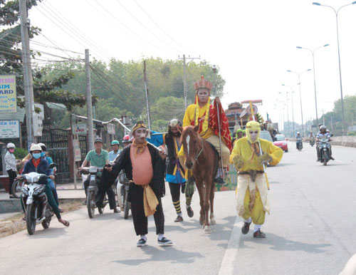 Thầy trò Đường Tăng đưa đám tang gây 'náo loạn' giao thông