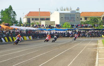 44 VĐV tranh tài vòng 3 giải đua môtô toàn quốc năm 2012