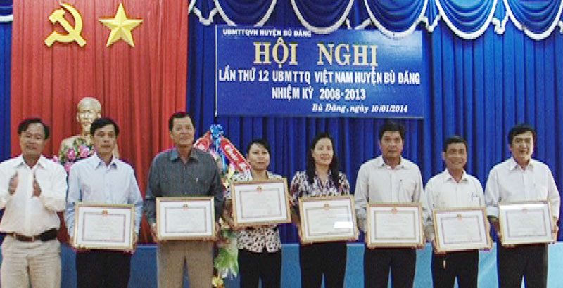 B&ugrave; Đăng vận động quỹ v&igrave; người ngh&egrave;o 269 triệu đồng