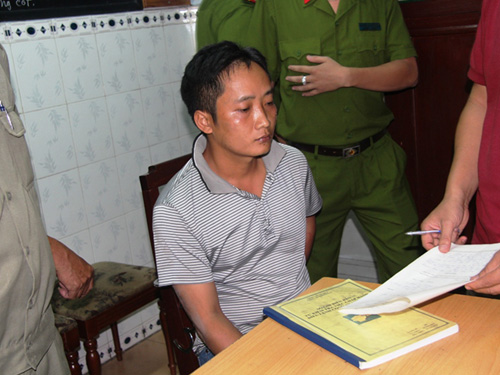 Vụ tạt a x&iacute;t 6 người bị thương: Hung thủ y&ecirc;u đơn phương, từng nhắn tin hăm dọa