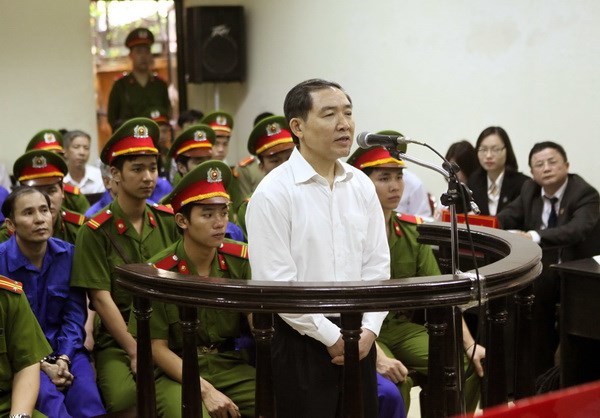 Phi&ecirc;n t&ograve;a x&eacute;t xử ph&uacute;c thẩm vụ &aacute;n Dương Ch&iacute; Dũng