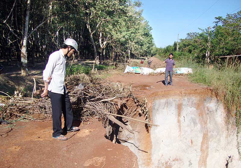 Con đường “hành” dân