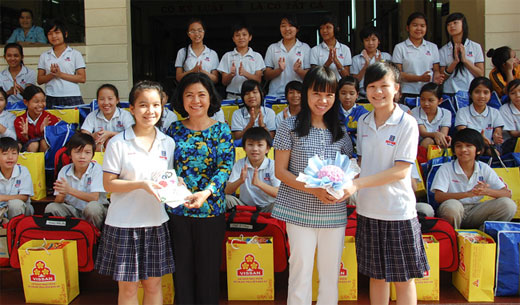 Xét tặng học bổng Vừ A Dính năm 2014