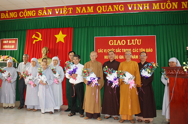 Giao lưu chức sắc t&ocirc;n gi&aacute;o nh&acirc;n c&aacute;c ng&agrave;y lễ lớn