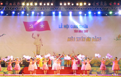Tưng bừng lễ hội đón giao thừa, mừng Đảng - mừng Xuân Tân Mão 2011