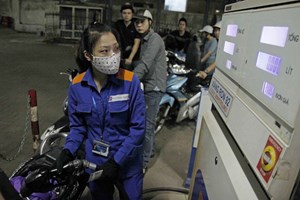 Từ 20 giờ tối nay 11-11: Giá xăng giảm 250 đồng/lít