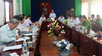 HĐND tỉnh triển khai Chương tr&igrave;nh gi&aacute;m s&aacute;t năm 2012