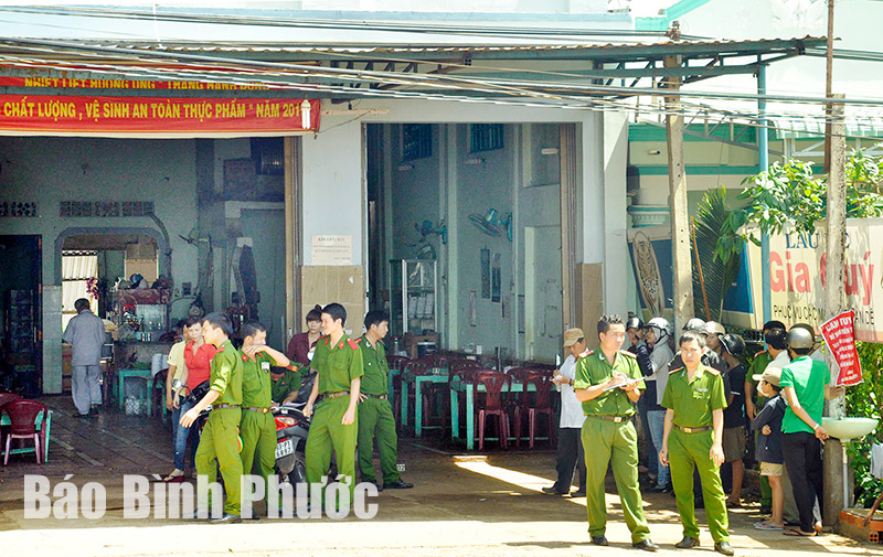 Án mạng tại quán Gia Quý (Phước Long): Hung thủ đ&acirc;̀u thú, c&ocirc;ng an dựng lại hi&ecirc;̣n trường