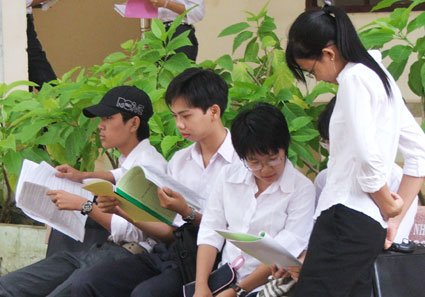 Những lưu ý khi làm hồ sơ đăng ký và xét tuyển đại học - cao đẳng năm 2012