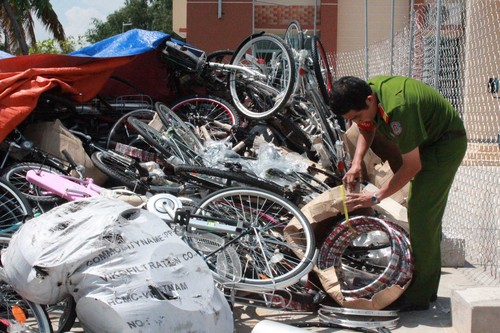 Bắt nhiều đối tượng h&ocirc;i của, đốt ph&aacute; nh&agrave; xưởng, k&iacute;ch động c&ocirc;ng nh&acirc;n g&acirc;y rối