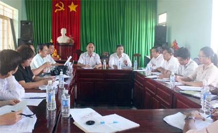 HĐND tỉnh khảo s&aacute;t x&acirc;y dựng n&ocirc;ng th&ocirc;n mới ở x&atilde; Thiện Hưng