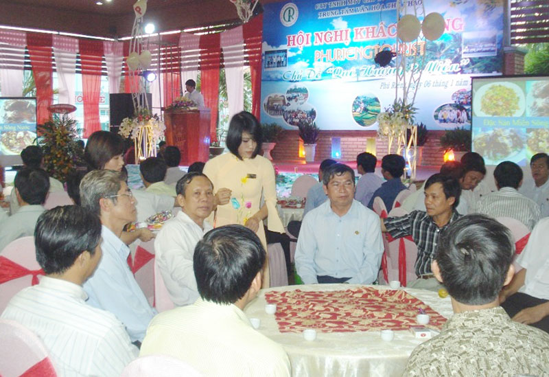 Trung tâm văn hóa thể thao Phú Riềng tổ chức hội nghị khách hàng