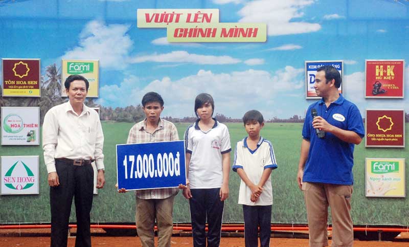 Hơn 70 triệu đồng giúp gia đình đặc biệt khó khăn