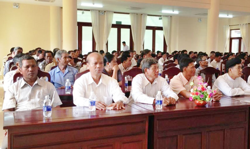 Hớn Quản họp mặt chức sắc c&aacute;c t&ocirc;n gi&aacute;o