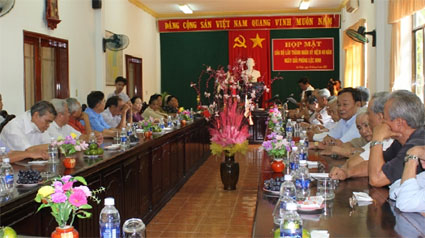 Gặp mặt cán b&ocirc;̣ lão thành huy&ecirc;̣n L&ocirc;̣c Ninh