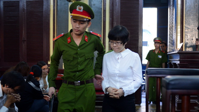 "Si&ecirc;u lừa" Huyền Như: tự người ta tin m&agrave; đưa tiền?