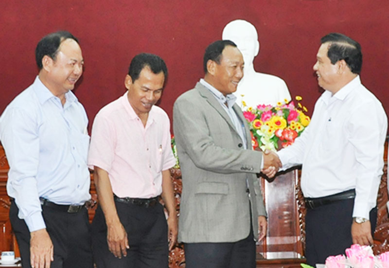 Tabong Khmum sang B&igrave;nh Phước học tập kinh nghiệm quy hoạch trung t&acirc;m h&agrave;nh ch&iacute;nh