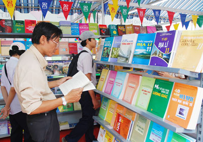 Bộ GD-ĐT cam kết đổi mới chương trình - SGK lần này sẽ không lãng phí