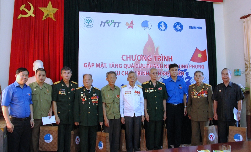  &ldquo;H&agrave;nh tr&igrave;nh về với Điện Bi&ecirc;n Phủ&rdquo;: Gặp mặt c&aacute;c cựu chiến binh, cựu thanh ni&ecirc;n xung phong