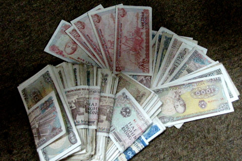 Ngân hàng đòi món nợ... 1 đồng