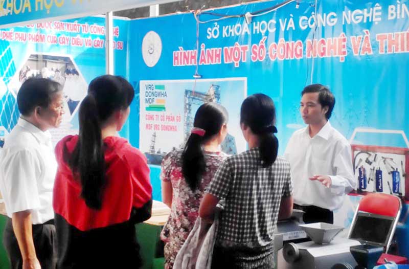 Bình Phước tham gia 20 sản phẩm tại Techmart Đak Nong 2013