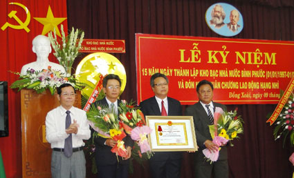 Nh&acirc;n ng&agrave;y truyền thống ng&agrave;nh Kho bạc Nh&agrave; nước 29-5: Kho bạc Nh&agrave; nước B&igrave;nh Phước thi đua ho&agrave;n th&agrave;nh xuất sắc nhiệm vụ