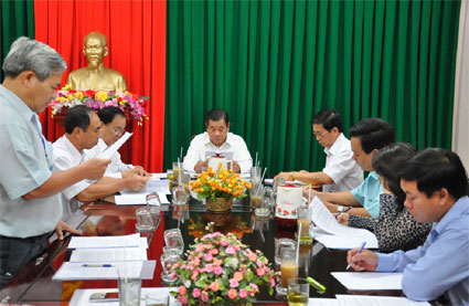 Ban thường vụ đảng ủy c&ocirc;ng ty cao su Ph&uacute; Riềng