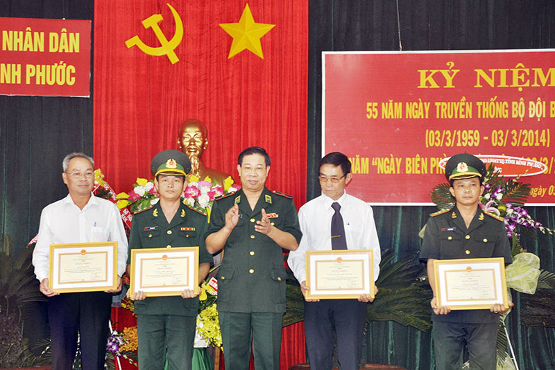 Kỷ ni&ecirc;̣m 55 năm ngày truy&ecirc;̀n th&ocirc;́ng b&ocirc;̣ đ&ocirc;̣i bi&ecirc;n phòng và 25 năm ngày bi&ecirc;n phòng toàn d&acirc;n