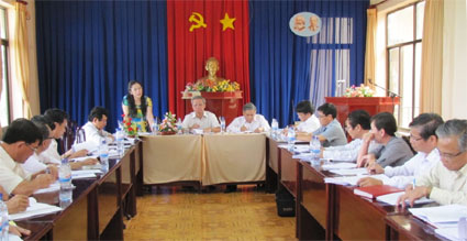 Ban tổ chức trung ương khảo sát ch&acirc;́t lượng cán b&ocirc;̣ c&acirc;́p xã ở B&igrave;nh Phước