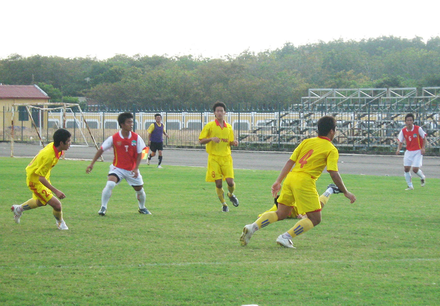 Lăng mạ đối với trọng t&agrave;i sẽ bị phạt nặng