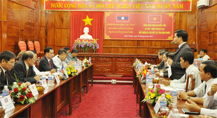 Đo&agrave;n l&atilde;nh đạo tỉnh Attapư (CHDCND L&agrave;o) thăm v&agrave; l&agrave;m việc tại B&igrave;nh Phước: