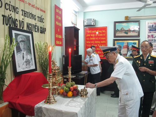 Lập bàn thờ Đại tướng Võ Nguyên Giáp tại TP. Hồ Chí Minh