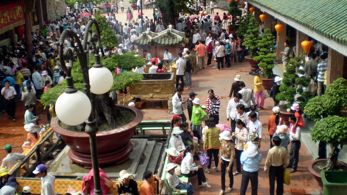 Tháng Giêng lên núi hành hương