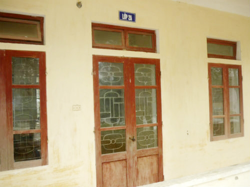 Cô giáo và phụ huynh loạn đả trên bục giảng