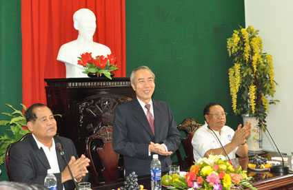 Hội nghị Chủ tịch Mặt trận Campuchia - L&agrave;o - Việt Nam: