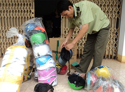 Tịch thu, tiêu hủy trên 1.400 mũ bảo hiểm dỏm