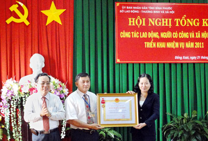 Ngành Lao động, Thương binh và Xã hội đón nhận Huân chương Lao động hạng Nhì