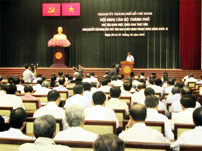 Qu&aacute;n triệt, triển khai thực hiện Nghị quyết Trung ương 8 (kh&oacute;a XI)